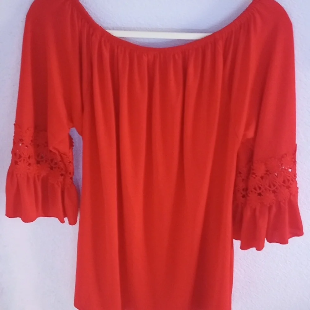 Red Ruffle sleeve tunic - Picture 4 of 8